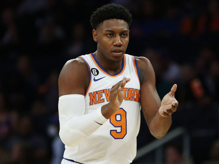 Barrett leads Knicks to win over Pistons in Brunson's debut | theScore.com