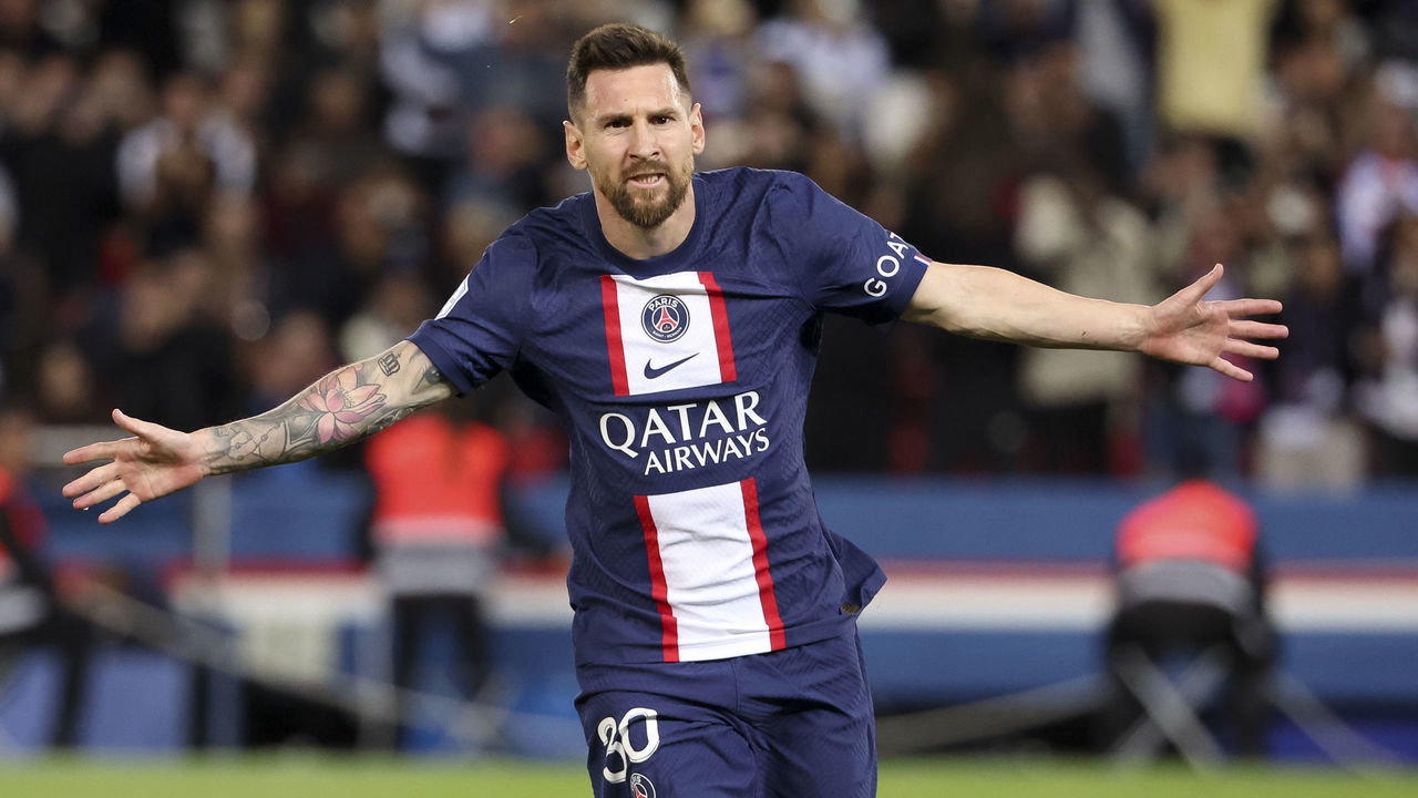 PARIS, FRANCE - OCTOBER 1: Lionel Messi of PSG celebrates his goal during the Ligue 1 match between Paris Saint-Germain (PSG) and OGC Nice (OGCN) at Parc des Princes stadium on October 1, 2022 in Paris, France.