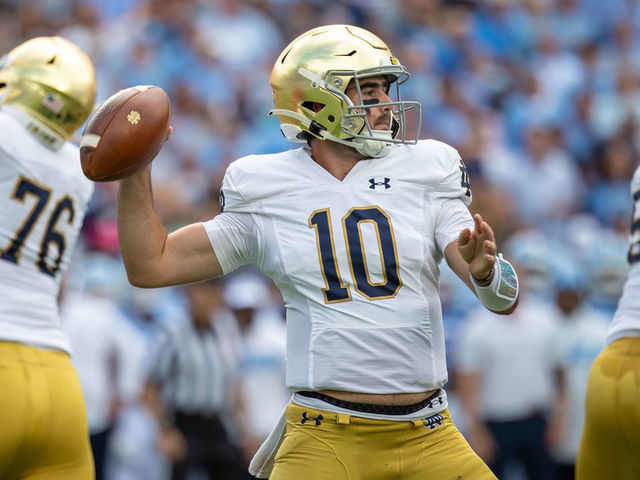 Notre Dame Football: Top 5 Fighting Irish Quarterbacks