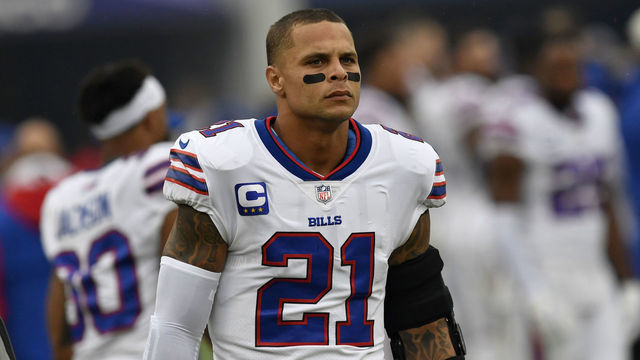BALTIMORE, MD - OCTOBER 02: Bills safety Jordan Poyer (21) waits for the game to start during the Buffalo Bills versus Baltimore Ravens NFL game at M&T Bank Stadium on October 2, 2022 in Baltimore, MD.