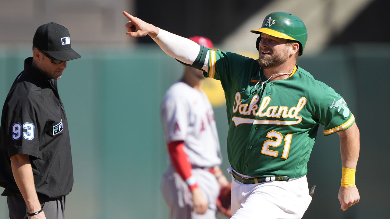 A's Stephen Vogt Hits Homer in Final Game Before Retirement