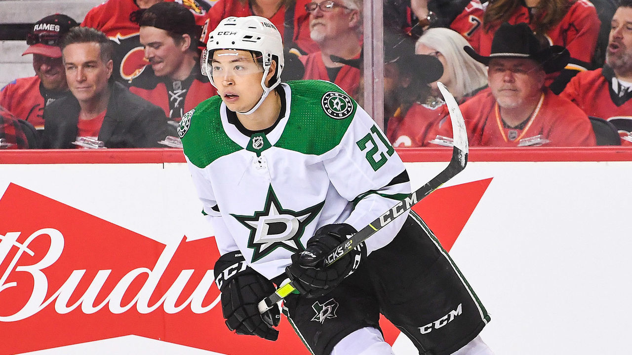 CALGARY, AB - MAY 11: Jason Robertson #21 of the Dallas Stars in action against the Calgary Flames during Game Five of the First Round of the 2022 Stanley Cup Playoffs at Scotiabank Saddledome on May 11, 2022 in Calgary, Alberta, Canada. The Flames defeated the Stars 3-1.
