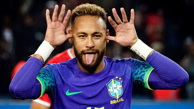 PARIS, FRANCE - SEPTEMBER 27: Neymar of Brazil celebrates scoring a goal from the penalty spot during the International Friendly between Brazil and Tunisia at Parc des Princes on September 27, 2022 in Paris, France.