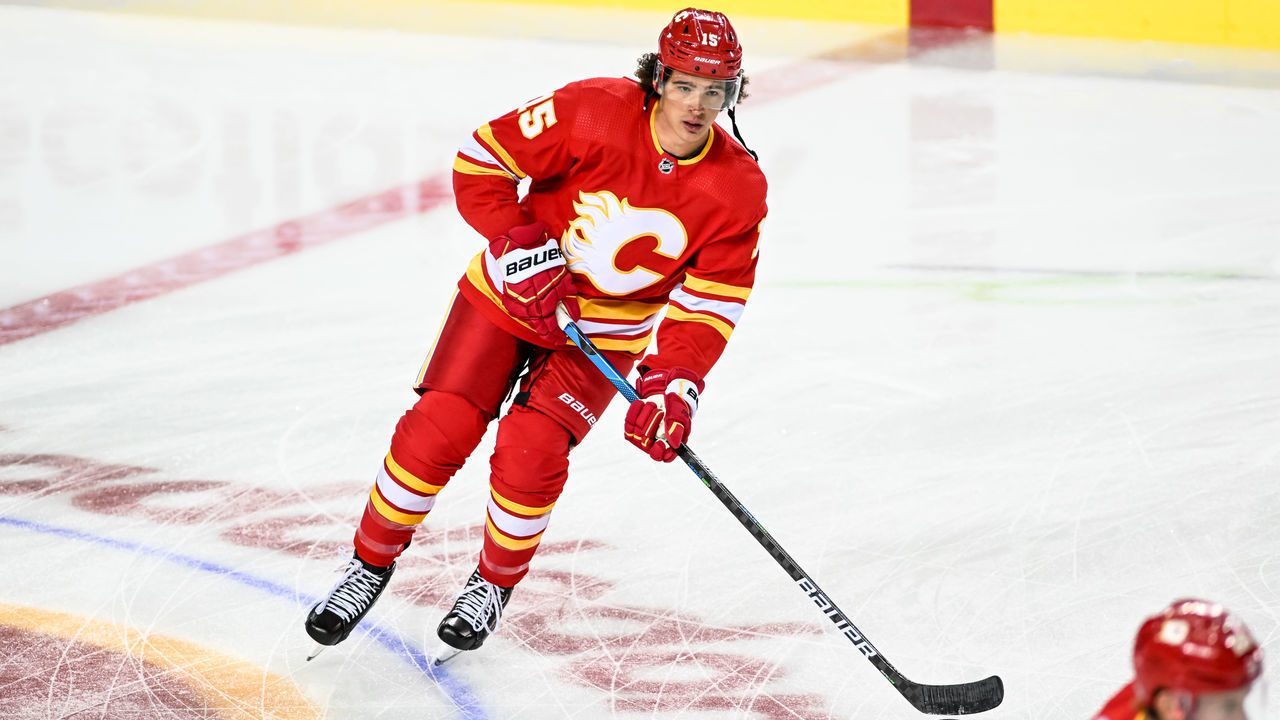 CALGARY, AB - SEPTEMBER 25: Calgary Flames Left Wing Sonny Milano (15) warms up before an NHL pre-season game between the Calgary Flames and the Vancouver Canucks on September 25, 2022, at the Scotiabank Saddledome in Calgary, AB.