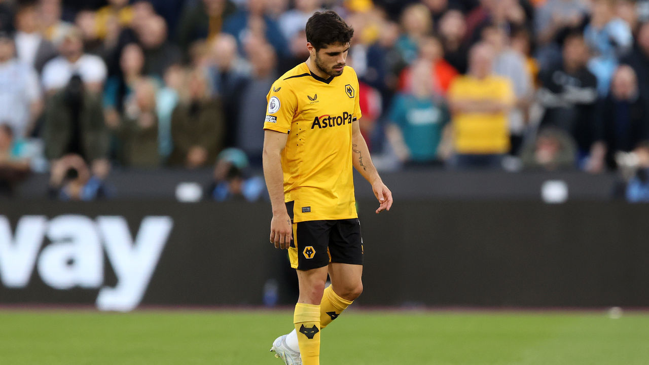 LONDON, ENGLAND - OCTOBER 01: Pedro Neto of Wolverhampton Wanderers leaves the pitch injured during the Premier League match between West Ham United and Wolverhampton Wanderers at London Stadium on October 01, 2022 in London, England.
