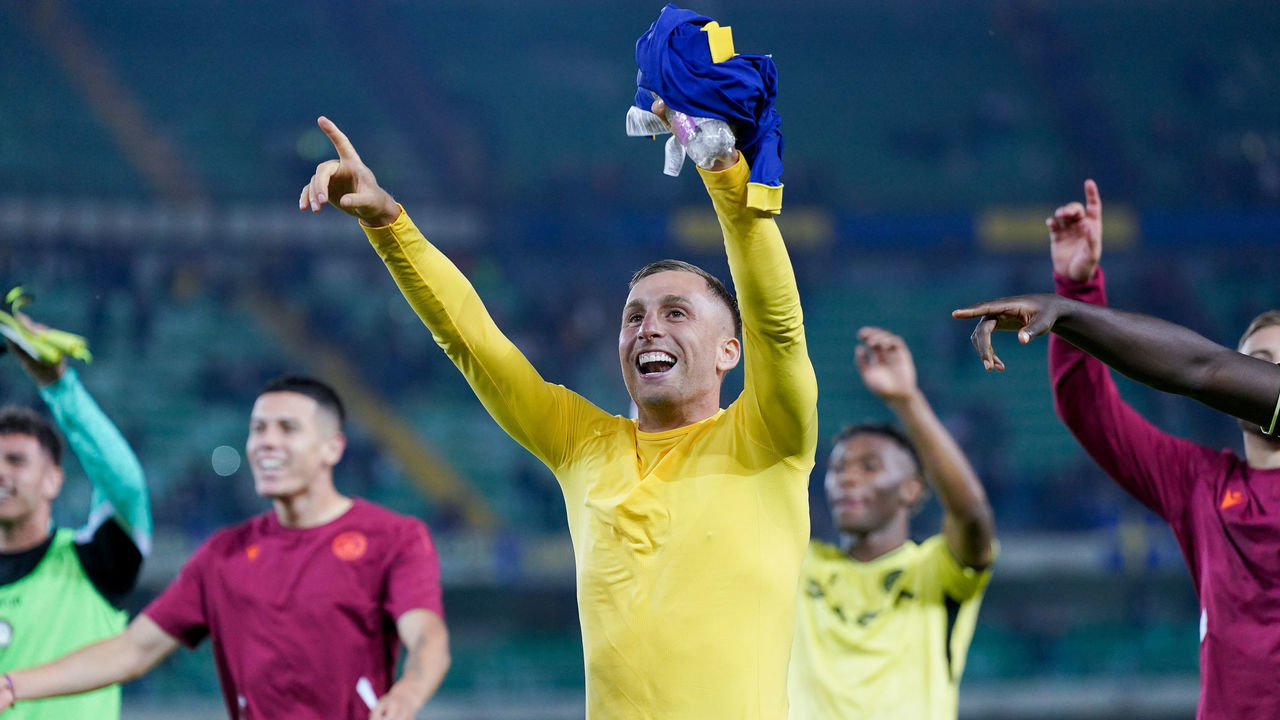 Gerard Deulofeu of Udinese Calcio celebrates the victory at the end of the Serie A match between Hellas Verona FC and Udinese Calcio at Stadio Marcantonio Bentegodi, Verona, Italy on 3 October 2022.