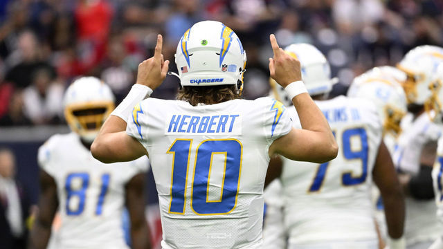 Football: Los Angeles Chargers quarterback Justin Herbert (10) in action, points to the sky vs. Houston Texans at NRG Stadium. Houston, TX 10/2/2022 CREDIT: Greg Nelson (Set Number: X164182 TK1)