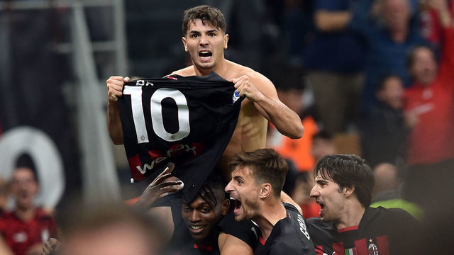 MILAN, ITALY - OCTOBER 08: Brahim Abdelkader Diaz of AC Milan celebrates with teammates after scoring goal 2-0 during the Serie A match between AC MIlan and Juventus at Stadio Giuseppe Meazza on October 8, 2022 in Milan, Italy.
