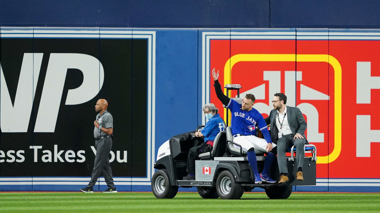 Blue Jays CF Springer carted off field after scary collision - The