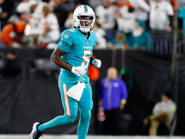 Miami Dolphins lose to Jets as Teddy Bridgewater lasts one play