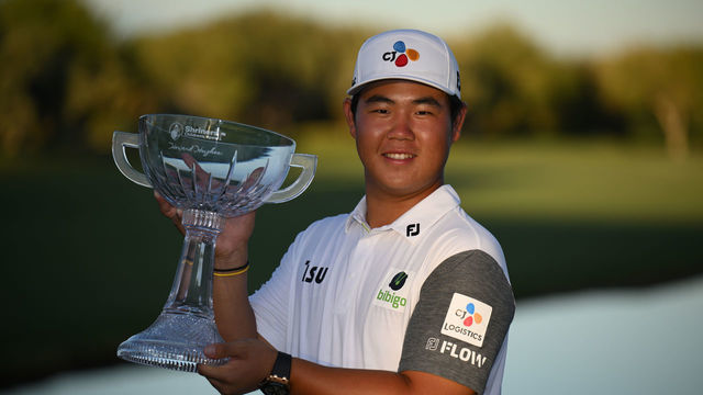 LAS VEGAS, NEVADA - OCTOBER 09: Tom Kim of South Korea poses with the trophy after winning the Shriners Children's Open at TPC Summerlin on October 09, 2022 in Las Vegas, Nevada.