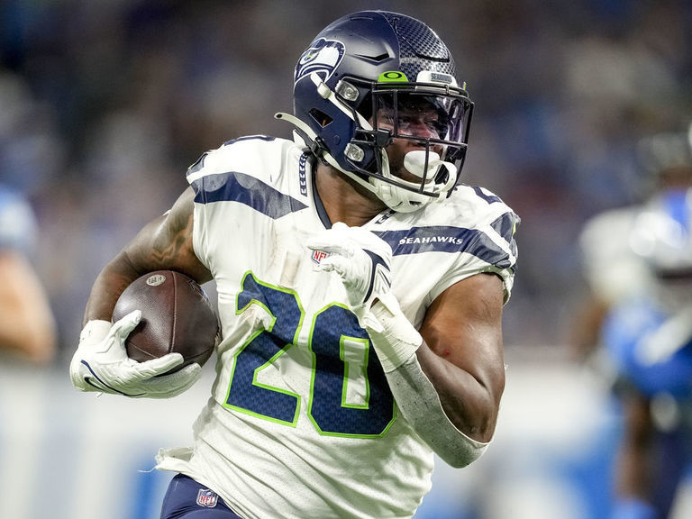 Seahawks RB Rashaad Penny will miss rest of season with broken fibula