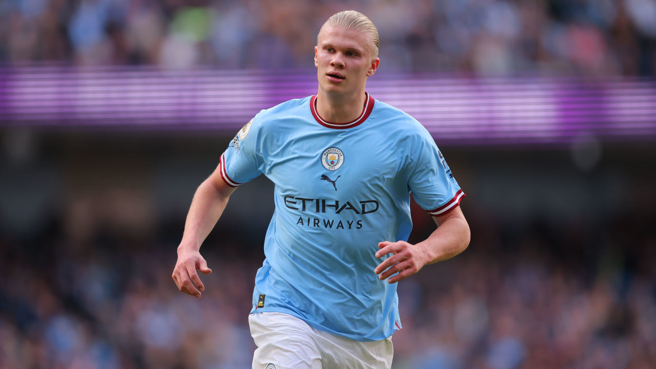 MANCHESTER, ENGLAND - OCTOBER 08: Erling Haaland of Manchester City during the Premier League match between Manchester City and Southampton FC at Etihad Stadium on October 8, 2022 in Manchester, United Kingdom.