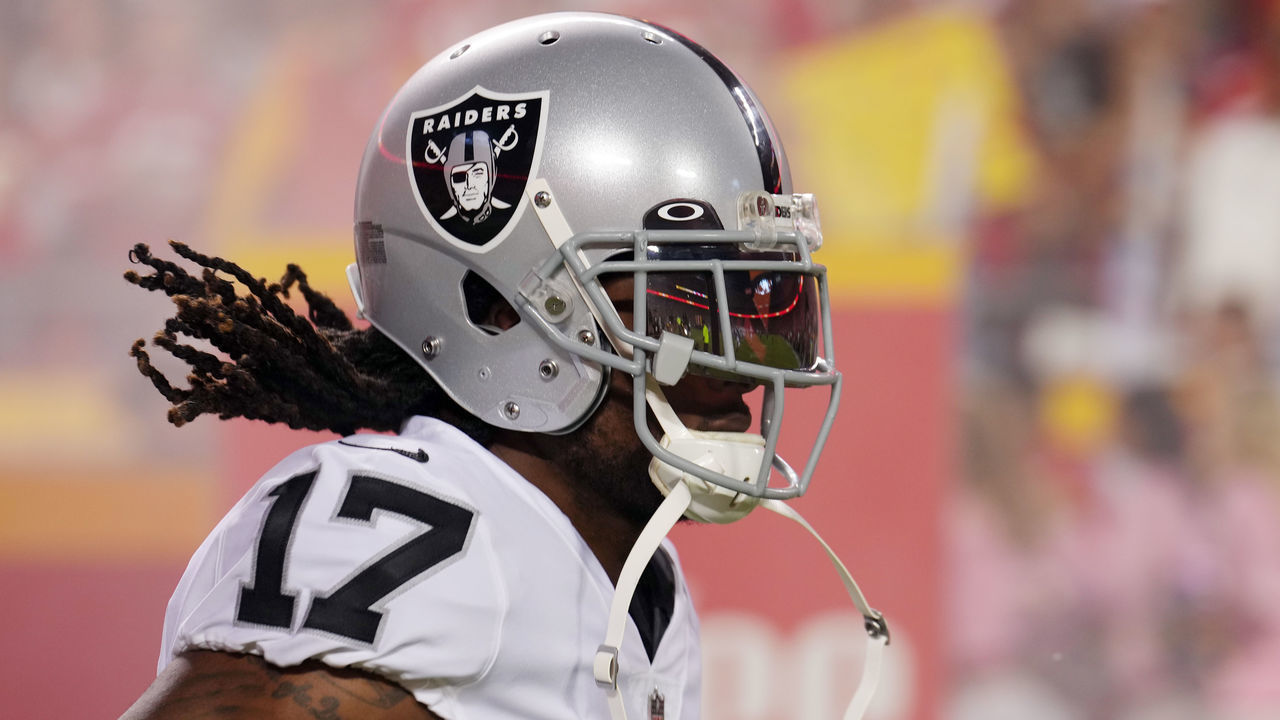 KANSAS CITY, MISSOURI - OCTOBER 10: Davante Adams #17 of the Las Vegas Raiders takes the field prior to the game against the Kansas City Chiefs at Arrowhead Stadium on October 10, 2022 in Kansas City, Missouri.
