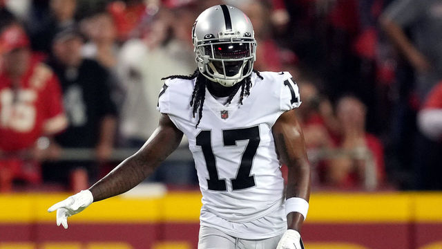 KANSAS CITY, MISSOURI - OCTOBER 10: Davante Adams #17 of the Las Vegas Raiders gestures prior to the snap during the first half of the game against the Kansas City Chiefs at Arrowhead Stadium on October 10, 2022 in Kansas City, Missouri.