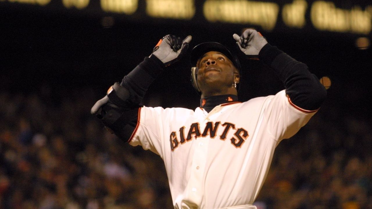 San Franscisco Giants Barry Bonds, #25, celebrates his 59th home run of the season for the fifth run of the game in the seventh inning against the Arizona Diamondbacks at Pacfic Bell Park on Tuesday, September 4, 2001. (SAN JOSE MERCURY NEWS / Nhat V. Meyer)