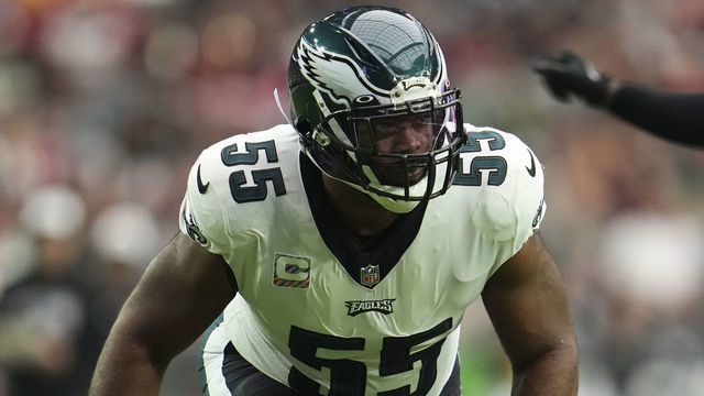 GLENDALE, AZ - OCTOBER 09: Brandon Graham #55 of the Philadelphia Eagles gets set against the Arizona Cardinals at State Farm Stadium on October 9, 2022 in Glendale, Arizona.