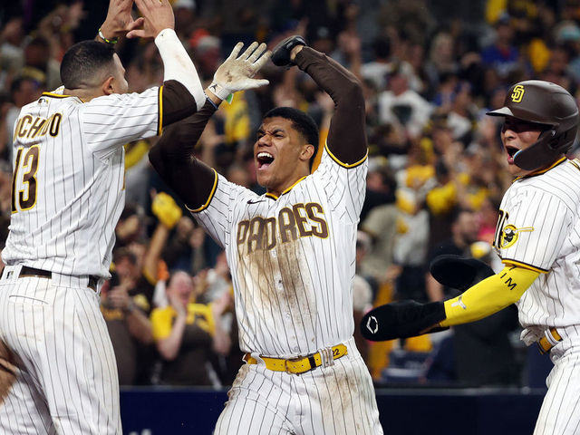 The Giants celebrate in the infield after winning game seven of the News  Photo - Getty Images