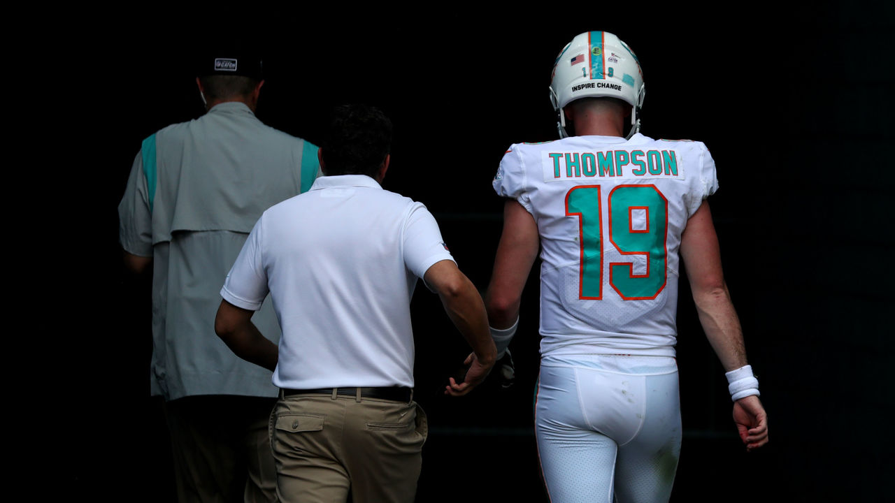 Dolphins' Thompson (thumb) leaves game, Bridgewater in