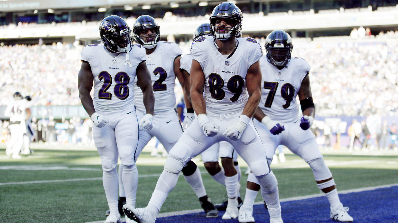 EAST RUTHERFORD, NEW JERSEY - OCTOBER 16: Mark Andrews #89 of the Baltimore Ravens celebrates with teammates after catching a pass for a touchdown during the fourth quarter against the New York Giants at MetLife Stadium on October 16, 2022 in East Rutherford, New Jersey.