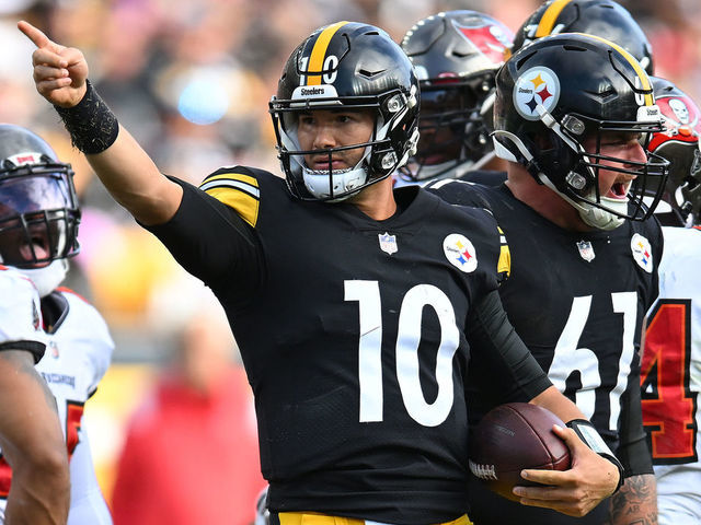 PITTSBURGH, PENNSYLVANIA - OCTOBER 16: Mitch Trubisky #10 of the Pittsburgh Steelers reacts after running the ball for a first down during the fourth quarter against the Tampa Bay Buccaneers at Acrisure Stadium on October 16, 2022 in Pittsburgh, Pennsylvania.