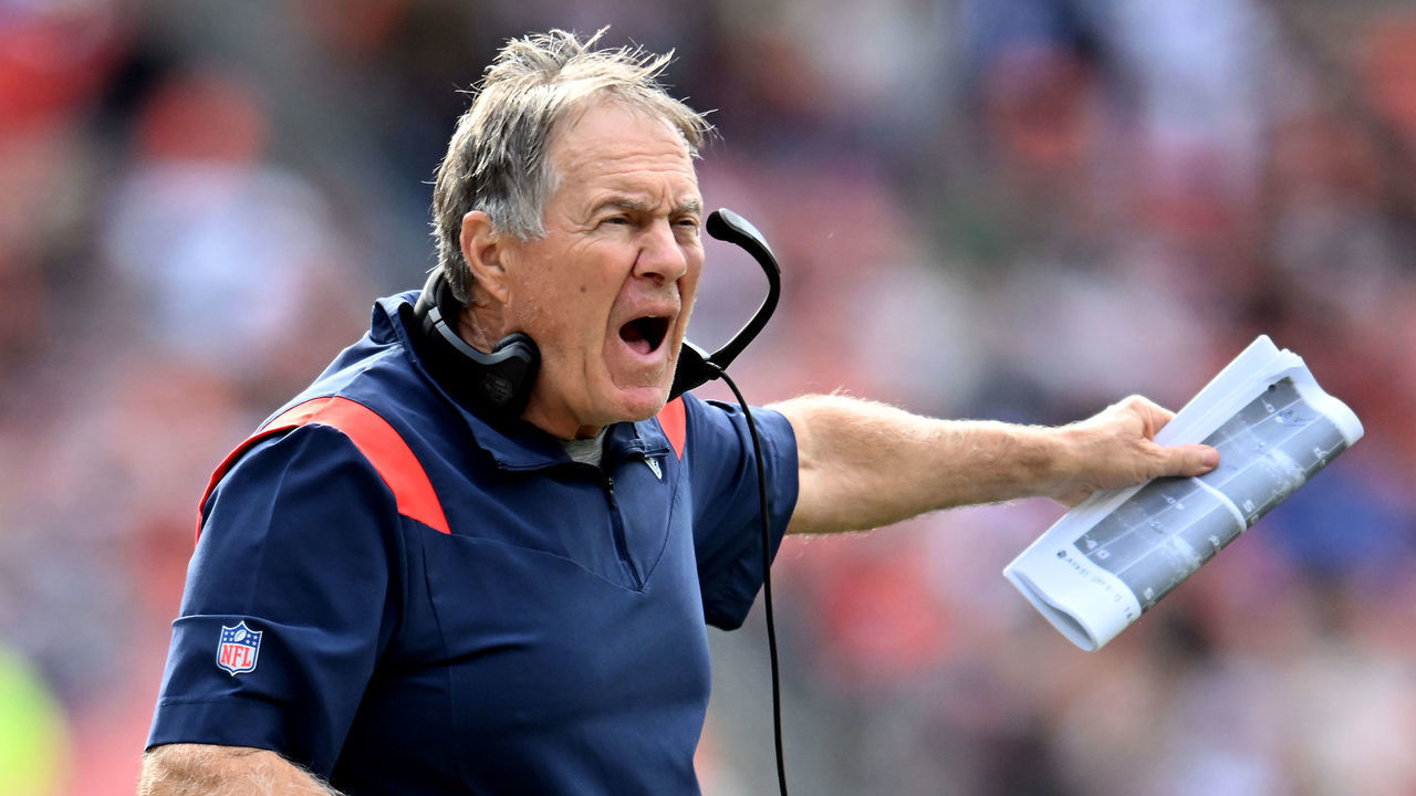 CLEVELAND, OHIO - OCTOBER 16: Head coach Bill Belichick of the New England Patriots reacts against the Cleveland Browns during the second half at FirstEnergy Stadium on October 16, 2022 in Cleveland, Ohio.