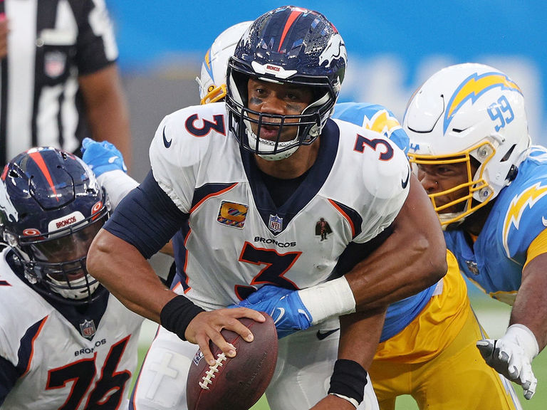 Broncos QB Russell Wilson injures hamstring in loss to Chargers on Monday