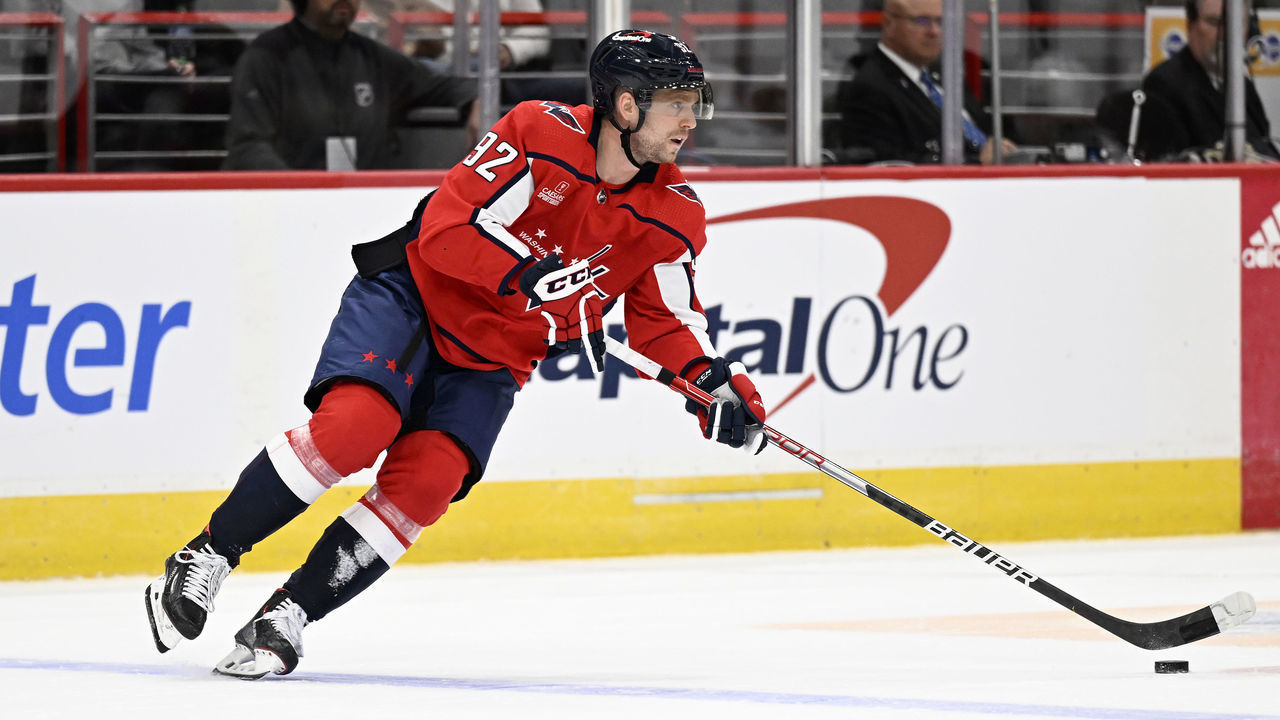 WASHINGTON, DC - OCTOBER 08: Evgeny Kuznetsov #92 of the Washington Capitals handles the puck against the Columbus Blue Jackets during a preseason game at Capital One Arena on October 08, 2022 in Washington, DC.