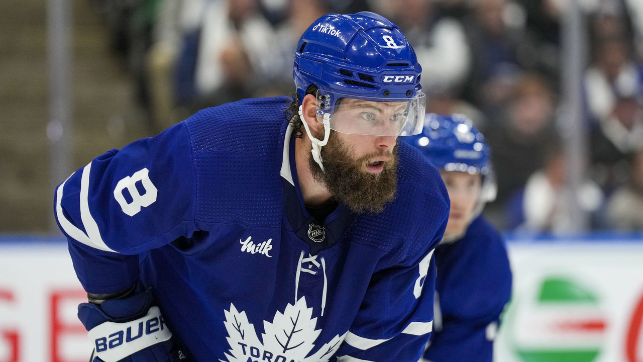TORONTO, ON - OCTOBER 13: Jake Muzzin #8 of the Toronto Maple Leafs sets for a face-off against the Washington Capitals during the third period at the Scotiabank Arena on October 13, 2022 in Toronto, Ontario, Canada.