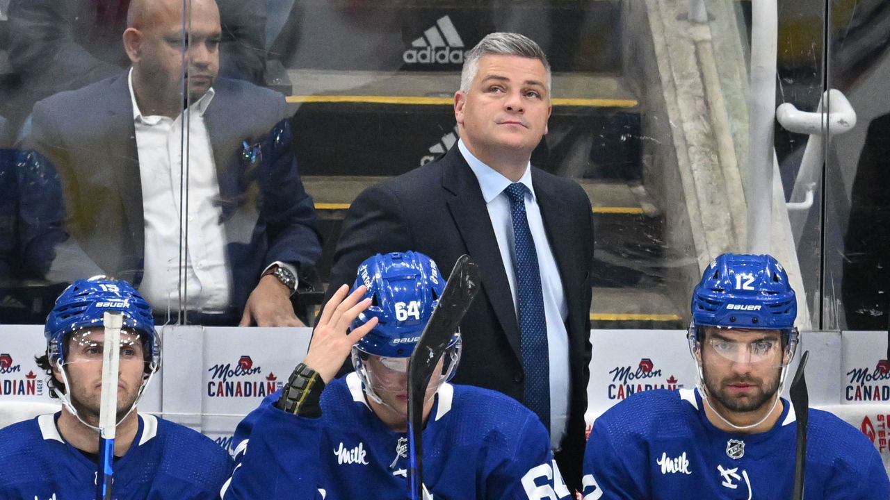 TORONTO, ON - OCTOBER 17: Toronto Maple Leafs head coach Sheldon Keefe looks on from the team bench during the regular season game between the Arizona Coyotes and the Toronto Maple Leafs on October 17, 2022 at Scotiabank Arena in Toronto, ON.