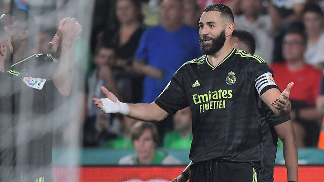 Real Madrid's French forward Karim Benzema gestures after scoring a goal that was later annulled during the Spanish league football match between Elche CF and Real Madrid CF at the Martinez Valero stadium in Elche on October 19, 2022.