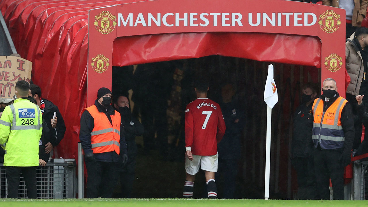 MANCHESTER, ENGLAND - NOVEMBER 06: Cristiano Ronaldo of Manchester United walks straight down the tunnel at the end of the match avoiding any handshakes with players during the Premier League match between Manchester United and Manchester City at Old Trafford on November 06, 2021 in Manchester, England.