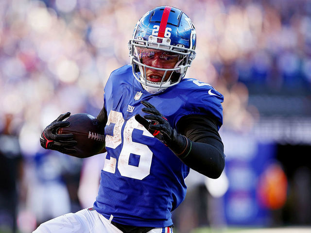 Saquon Barkley of the New York Giants runs with the ball against the  News Photo - Getty Images