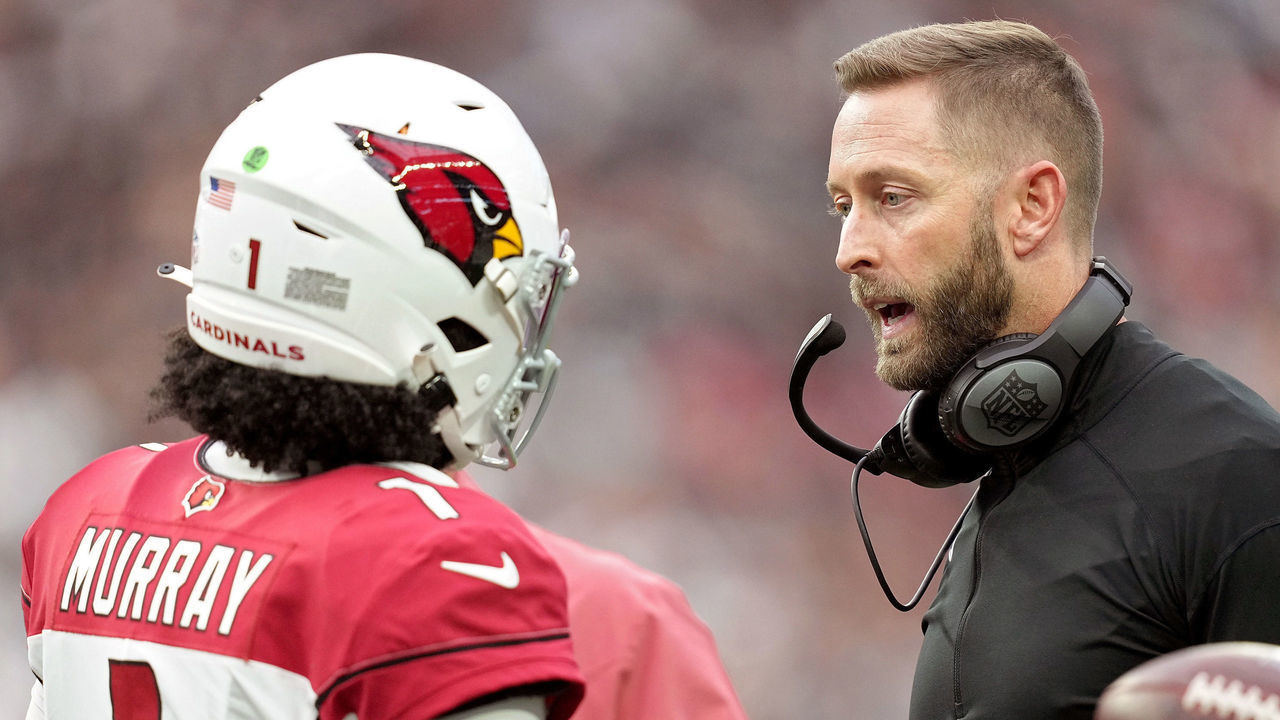 LAS VEGAS, NEVADA - SEPTEMBER 18: Arizona Cardinals head coach Kliff Kingsbury talks to Kyler Murray #1 in the first half against the Las Vegas Raiders at Allegiant Stadium on September 18, 2022 in Las Vegas, Nevada.