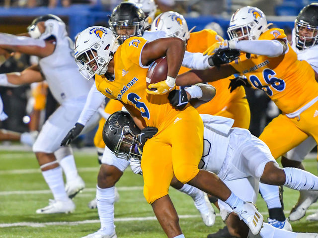 SAN JOSE, CA - OCTOBER 07: San Jose State Spartans running back Camdan McWright (6) tries cutting to the left on a run play during the game between UNLV Rebels and San Jose State Spartans on Friday, October 07, 2022 at CEFCU Stadium in San Jose, California.