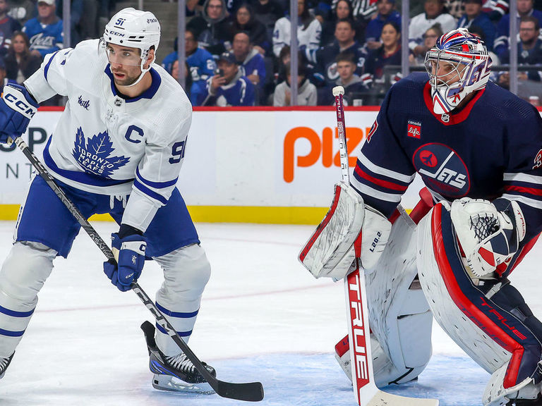 Tavares scores 2 power-play goals, Toronto tops Winnipeg 4-1