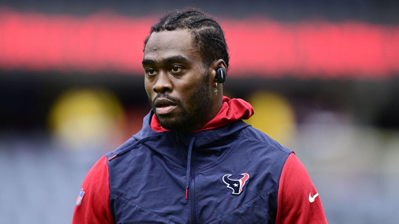 CHICAGO, ILLINOIS - SEPTEMBER 25: Wide receiver Brandin Cooks #13 of the Houston Texans warms up at Soldier Field on September 25, 2022 in Chicago, Illinois.