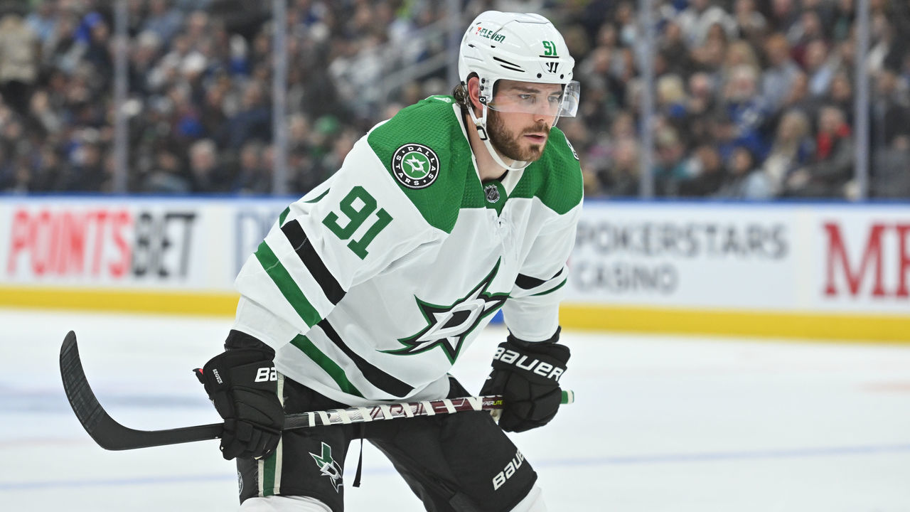 TORONTO, ON - OCTOBER 20: Dallas Stars center Tyler Seguin (91) readies himself before the face-off in the second period during the regular season game between the Dallas Stars and the Toronto Maple Leafs on October 20, 2022 at Scotiabank Arena in Toronto, ON.