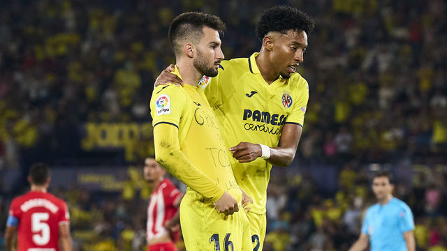 VALENCIA, SPAIN - OCTOBER 23: Alex Baena of Villarreal CF celebrates after scoring goal during the LaLiga Santander match between Villarreal CF and UD Almeria at Ciutat de Valencia on October 23, 2022 in Valencia, Spain.