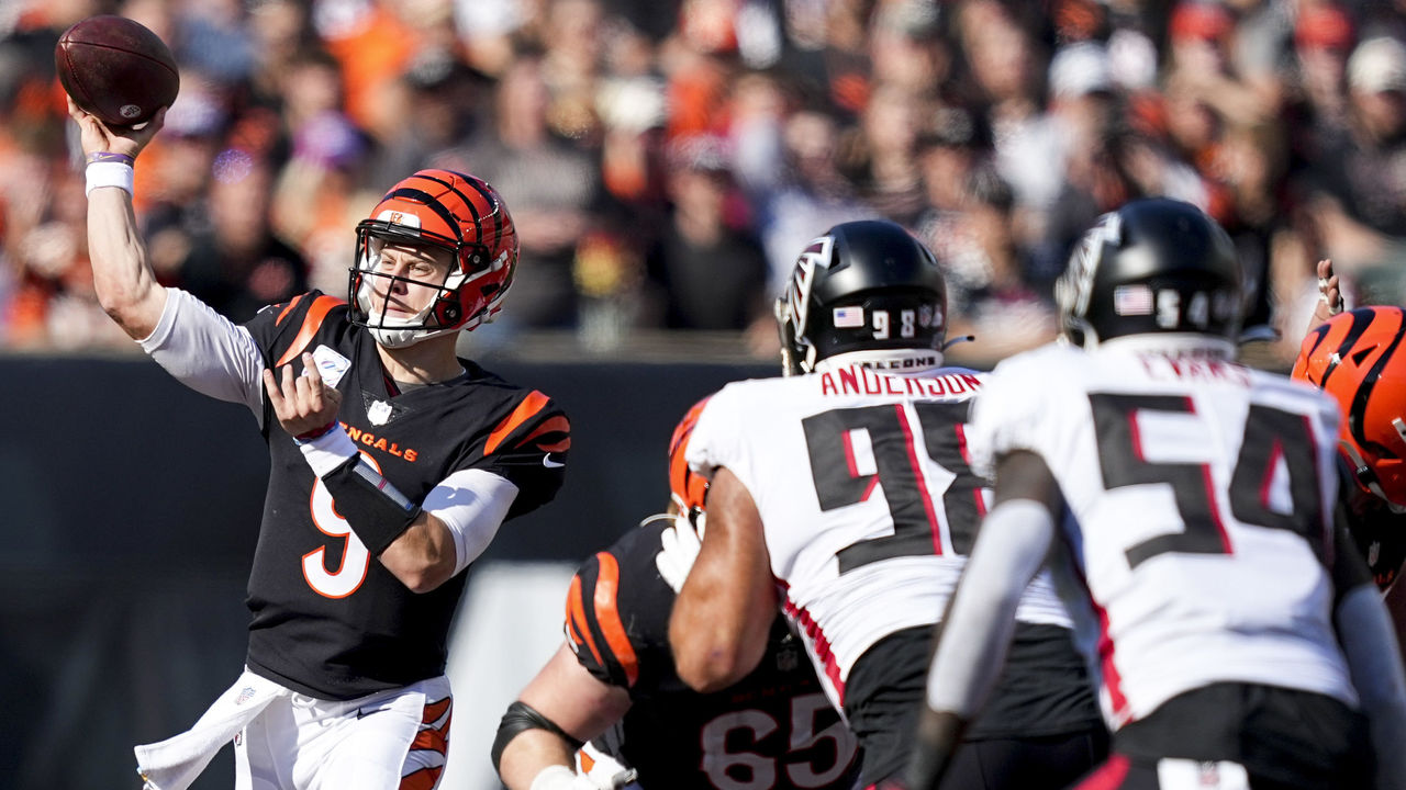 Cincinnati Bengals wide receiver Ja'Marr Chase, right, makes a catch  against Atlanta Falcons cornerback Darren Hall during an NFL football game,  Sunday, Oct. 23, 2022, in Cincinnati. The Bengals won 35-17. (AP