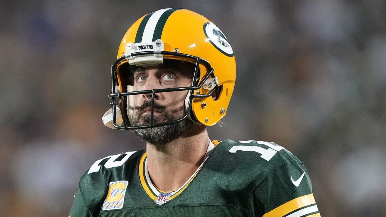 Aaron Rodgers critical of young Packers receivers: 'You keep