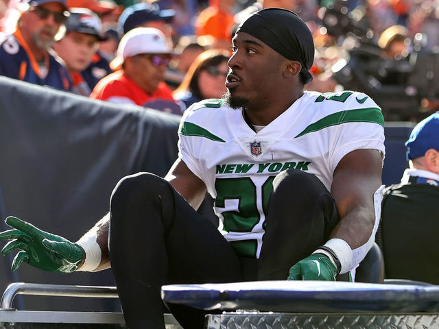 Jets' Hall out for season with torn ACL