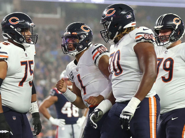 Richard Seymour will receive his Pro Football Hall of Fame ring at halftime  of Bears game on Oct. 24 on Monday Night Football