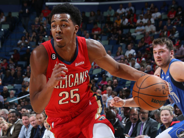 NEW ORLEANS, LA - OCTOBER 25: Trey Murphy III #25 of the New Orleans Pelicans drives to the basket during the game against the Dallas Mavericks on October 25, 2022 at the Smoothie King Center in New Orleans, Louisiana. Mandatory Copyright Notice: Copyright 2022 NBAE
