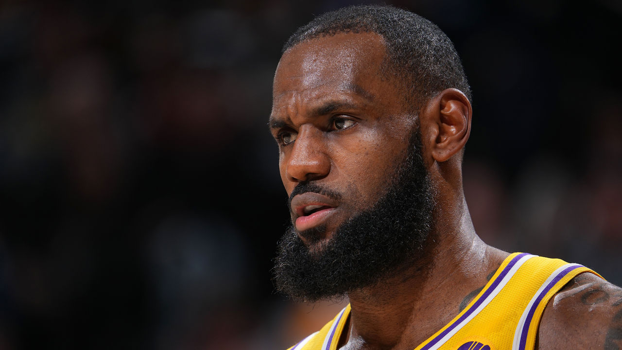 LeBron James drops to 0-4 for first time since rookie season, Lakers one of  three winless teams