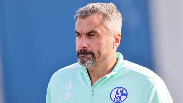 GELSENKIRCHEN, GERMANY - OCTOBER 27: Head coach Thomas Reis attends the training session at Training Ground on October 27, 2022 in Gelsenkirchen, Germany.