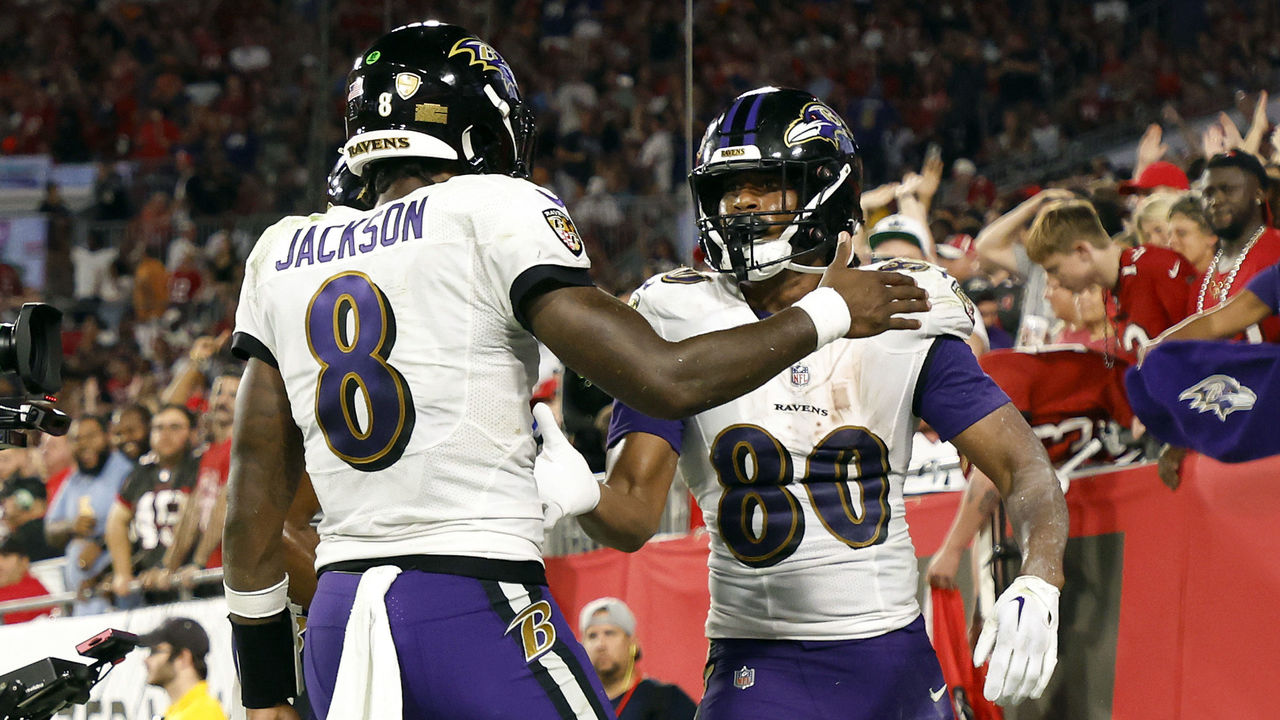 Ravens' Mark Andrews, Rashod Bateman, Bucs' Shaq Barrett exit TNF - ESPN