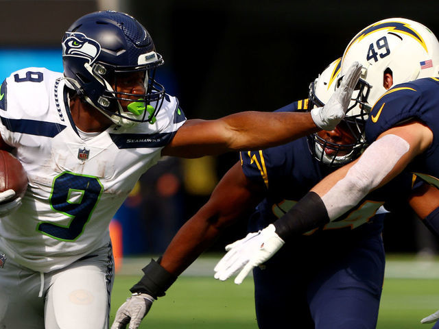 Cardinals vs. Seahawks Player Props: Target Kenneth Walker III