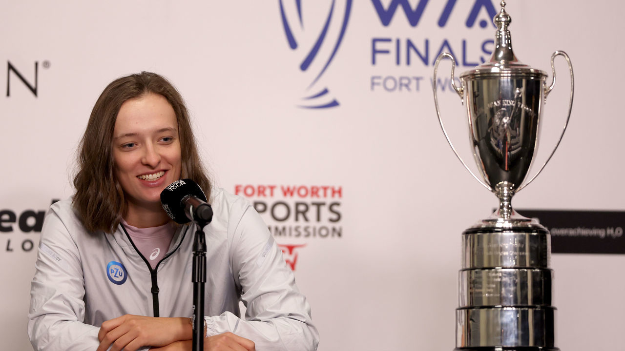 FORT WORTH, TEXAS - OCTOBER 29: Iga Swiatek of Poland fields questions from the media at a press conference prior to the 2022 WTA Finals, part of the Hologic WTA Tour, at Dickies Arena on October 29, 2022 in Fort Worth, Texas.
