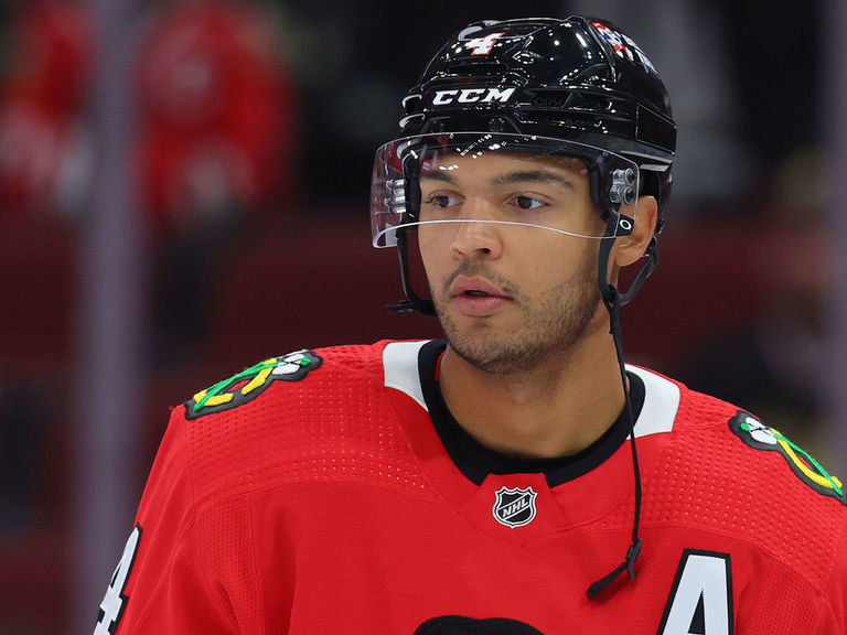 Blackhawks seth jones expected to miss 3 4 weeks with thumb injury